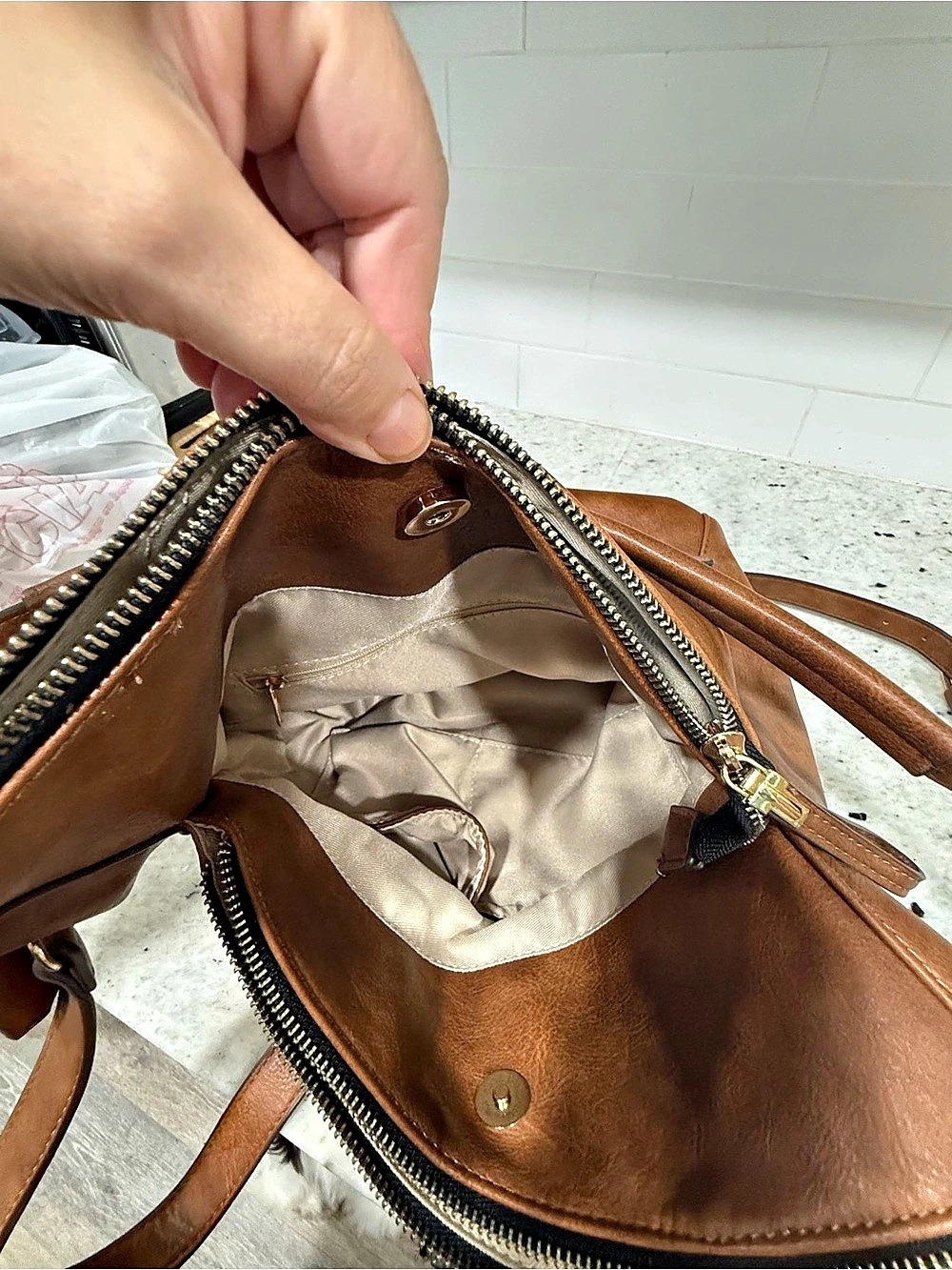 Danbury Mint by Jose Hess Leather Shoulder Bag - Picture 8 of 10